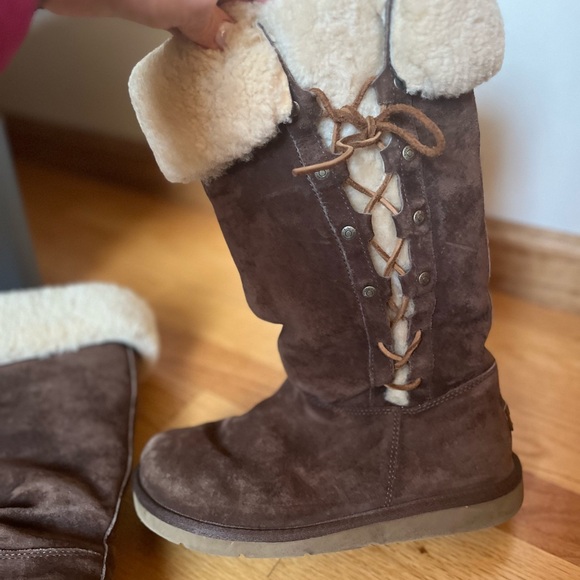 Ugg upside brown sheepskin boots - Picture 2 of 6